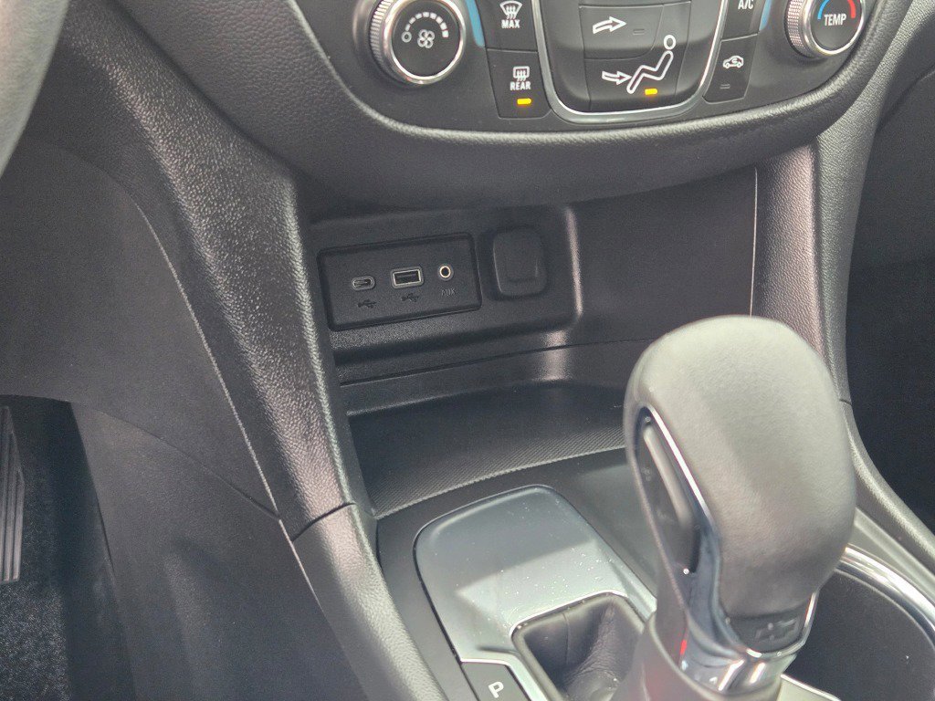 Used 2023 Chevrolet Equinox LT image 25