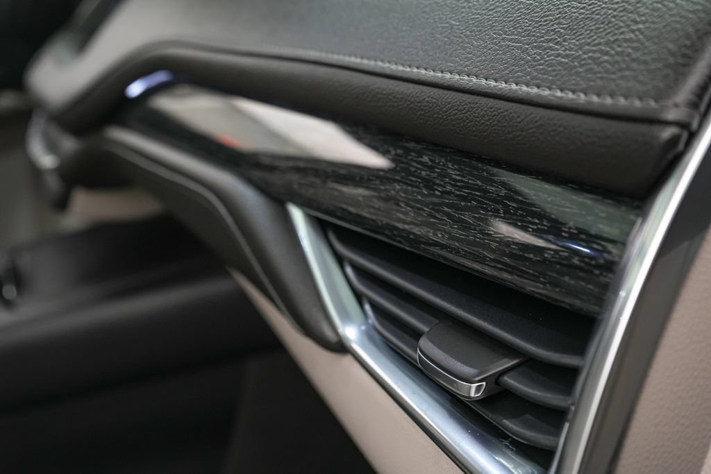 Used 2023 Cadillac XT4 Premium Luxury FWD image 24