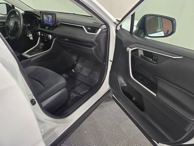 Used 2021 Toyota RAV4 LE w/ Carpet Mat Package (TMS) FWD image 12