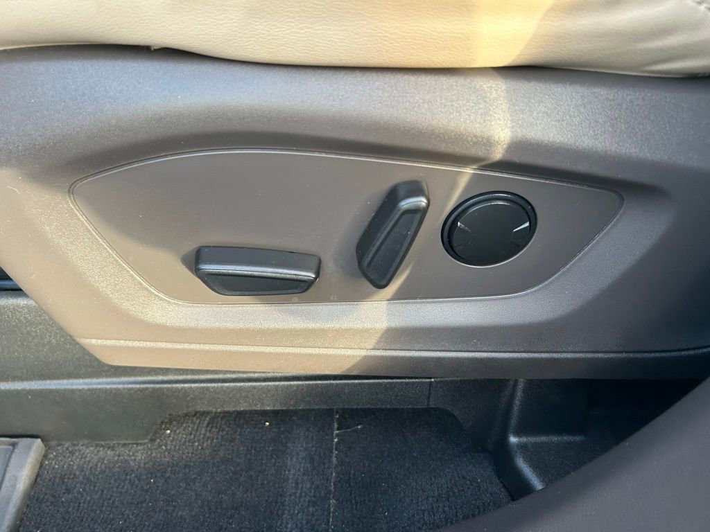 Certified 2022 Ford Explorer Platinum w/ Equipment Group 601A image 14