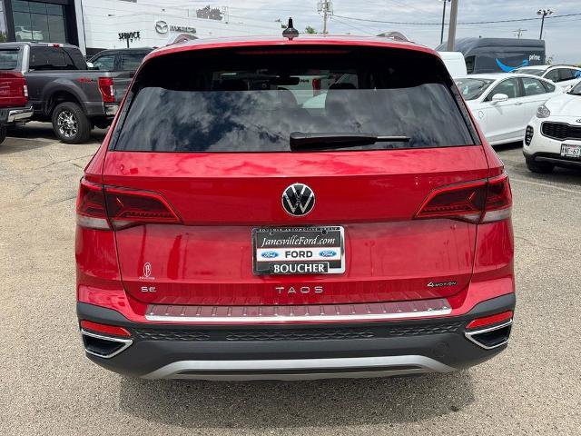 Used 2024 Volkswagen Taos SE w/ Panoramic Sunroof Package AWD/4WD image 4