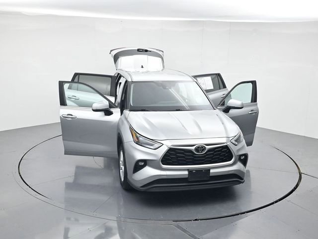 Used 2024 Toyota Highlander LE image 48