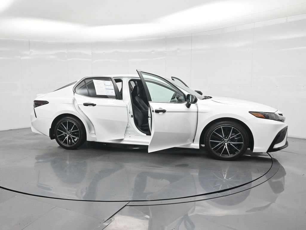 Used 2023 Toyota Camry SE FWD image 31
