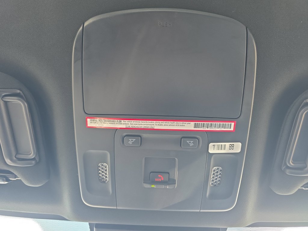 Used 2025 Toyota Camry SE AWD/4WD image 32