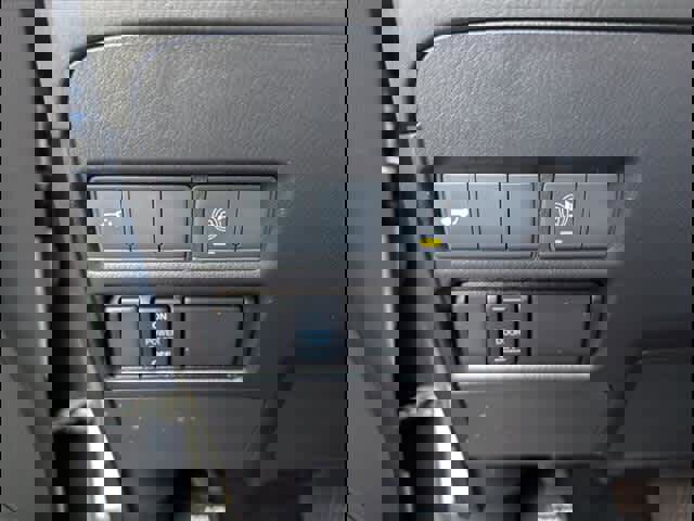 Used 2021 Nissan Armada SL w/ Captain's Chairs Package image 13