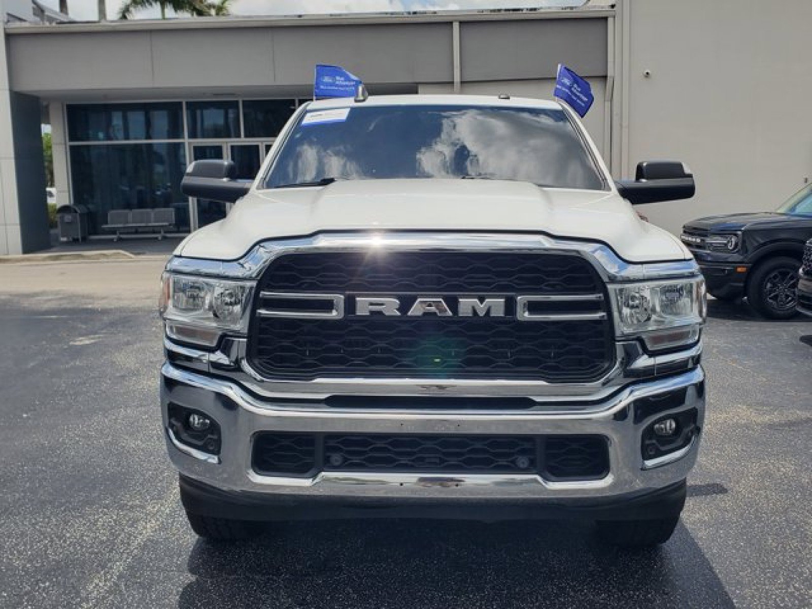 Used 2021 RAM 2500 Tradesman w/ Chrome Appearance Group AWD/4WD image 2