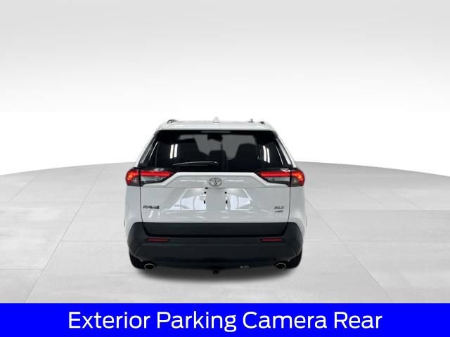 Used 2022 Toyota RAV4 XLE AWD/4WD image 8