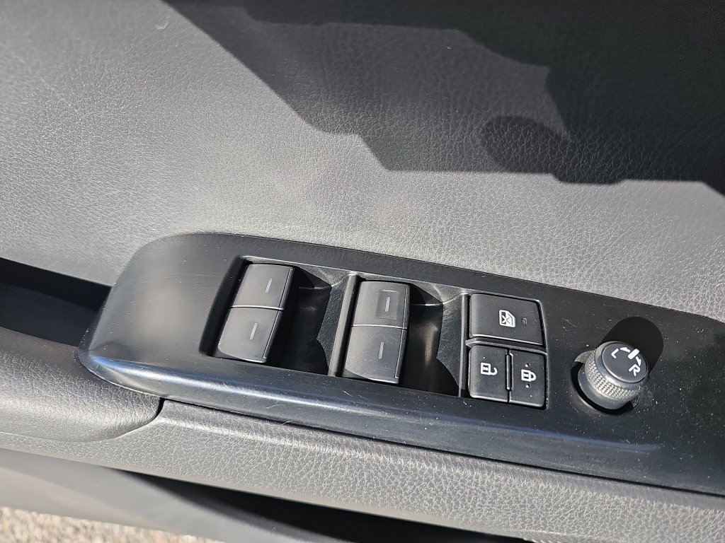 Used 2025 Toyota Camry LE FWD image 25