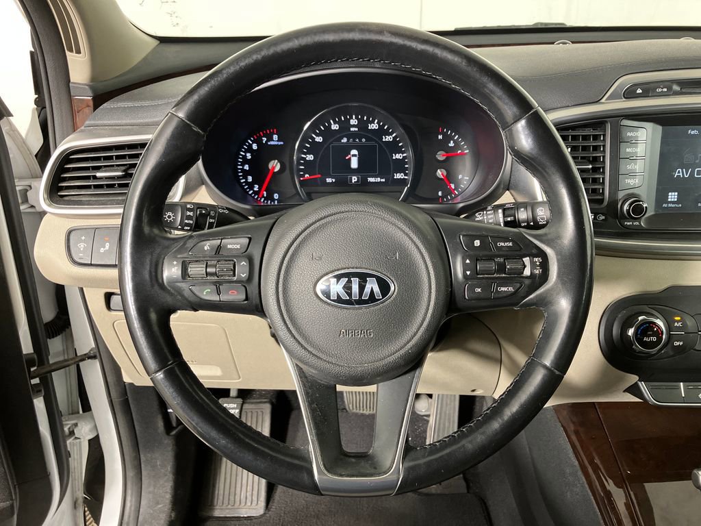 Used 2018 Kia Sorento EX image 16