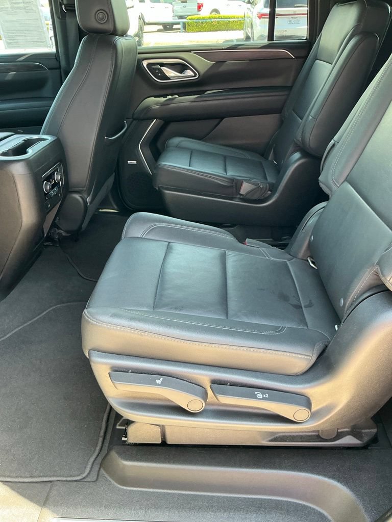 Used 2021 Chevrolet Suburban LT w/ LT Signature Package RWD image 11