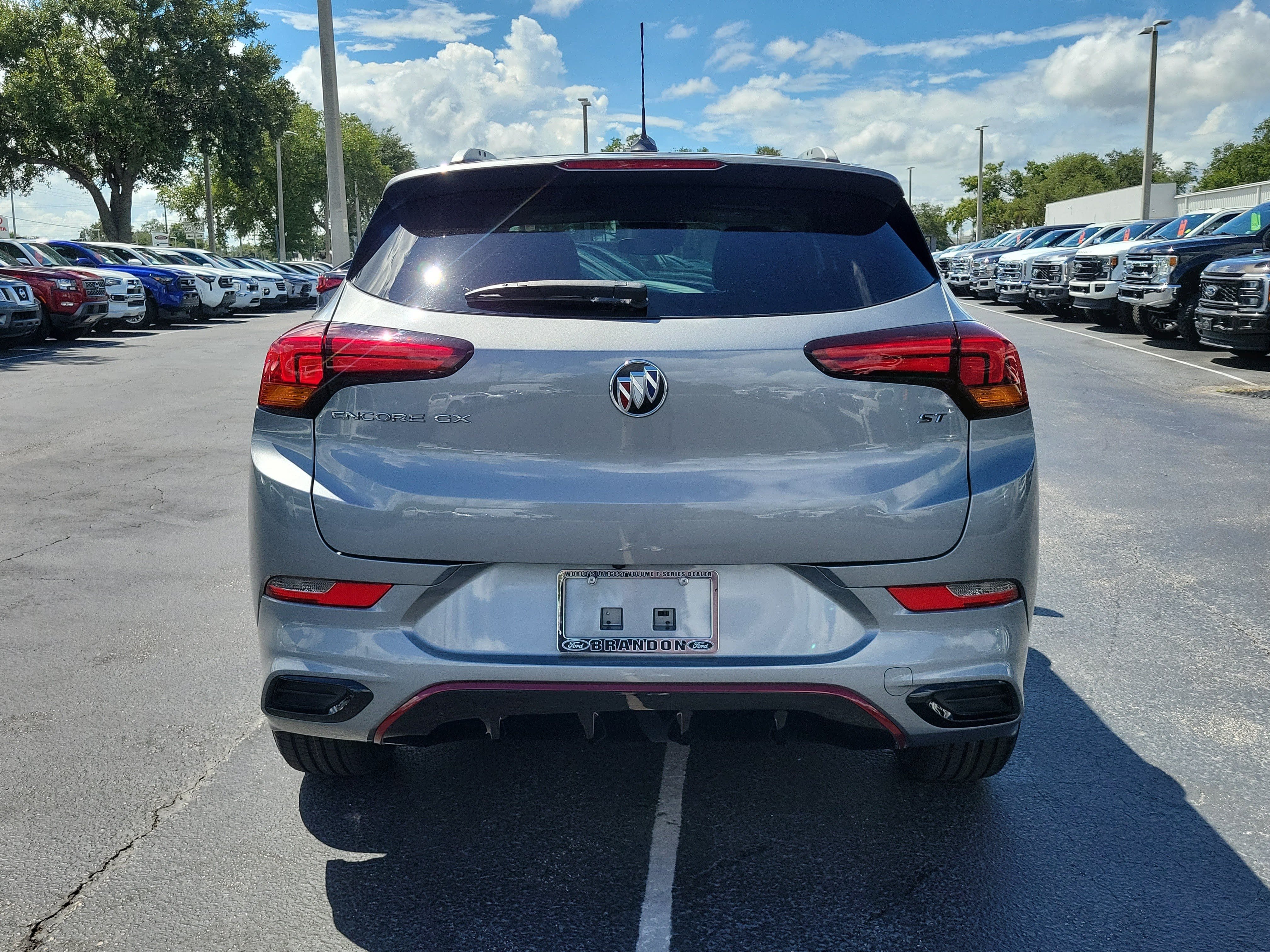 Used 2023 Buick Encore GX Select w/ Sport Touring Package FWD image 8