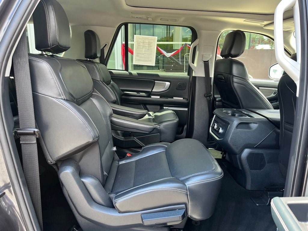 Certified 2025 Ford Expedition Max Platinum w/ Driver's Package AWD/4WD image 19