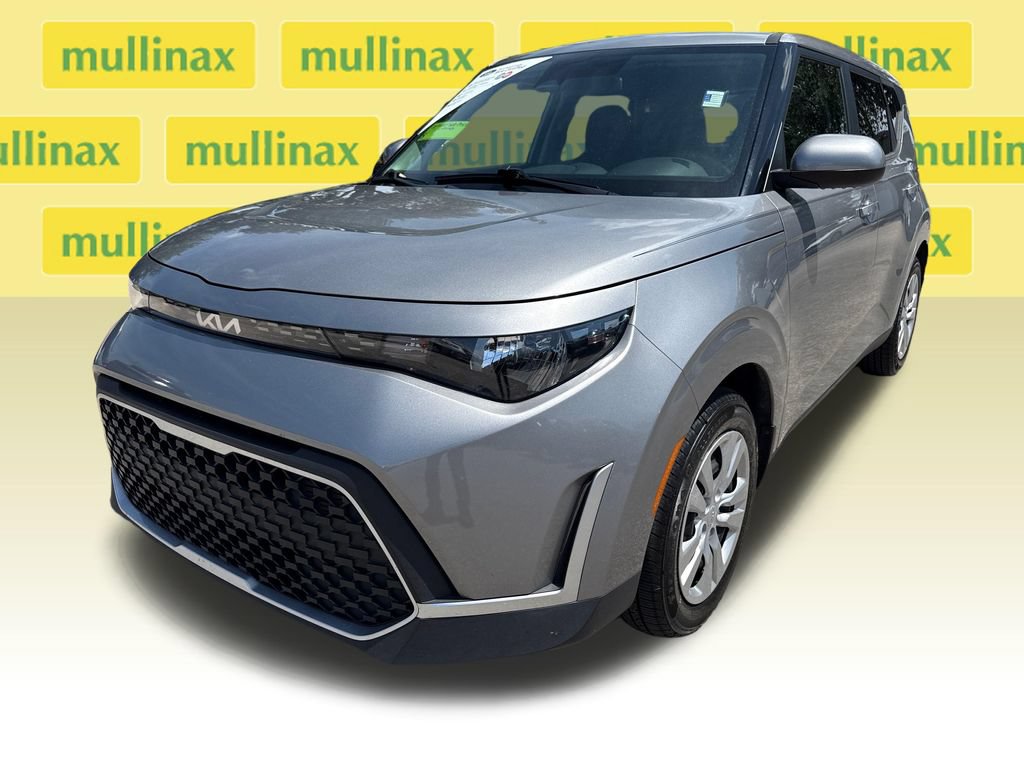 Used 2023 Kia Soul LX FWD image 11