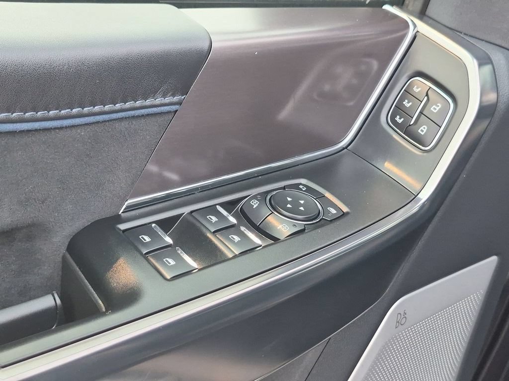 Certified 2025 Ford F150 Platinum AWD/4WD image 10