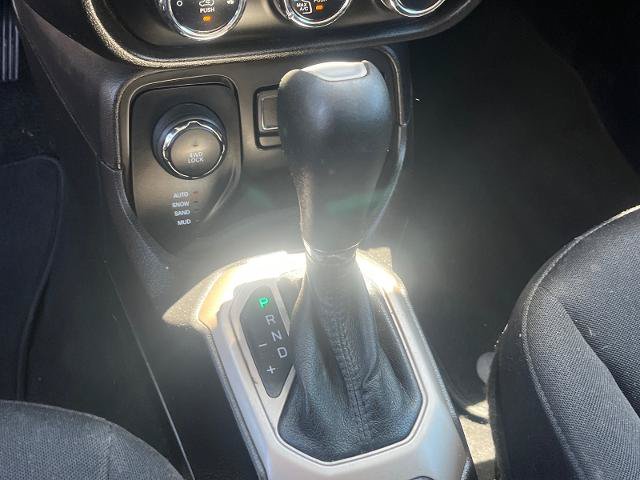 Used 2017 Jeep Renegade Sport w/ Power & Air Group AWD/4WD image 16