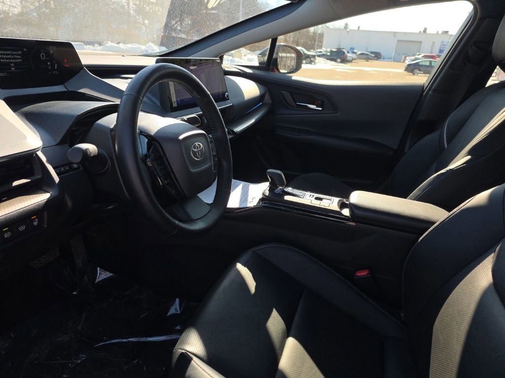 Used 2024 Toyota Prius XLE image 10