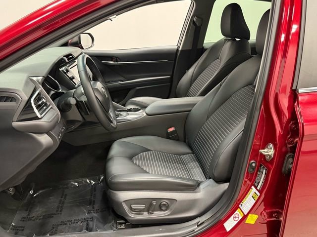 Used 2018 Toyota Camry SE w/ Moonroof Package image 13