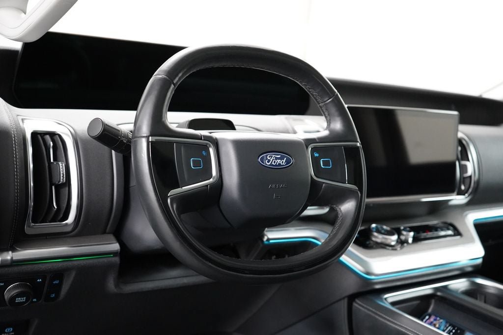 Certified 2025 Ford Expedition Max Platinum AWD/4WD image 13