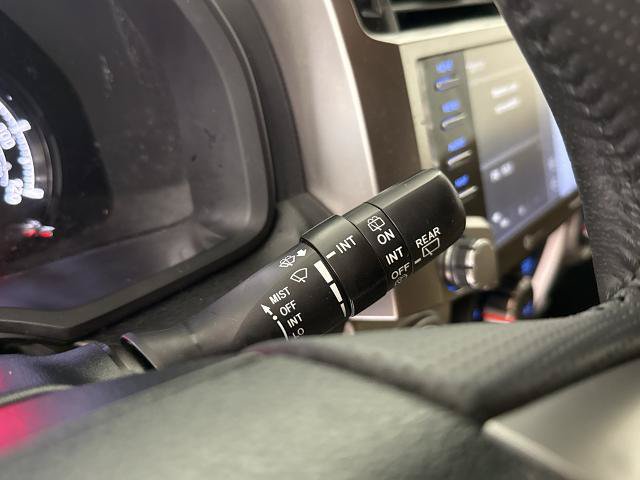 Used 2021 Toyota 4Runner SR5 Premium w/ Moonroof Package AWD/4WD image 18