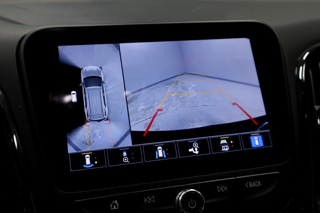 Used 2022 Chevrolet Equinox RS w/ Infotainment Package image 9