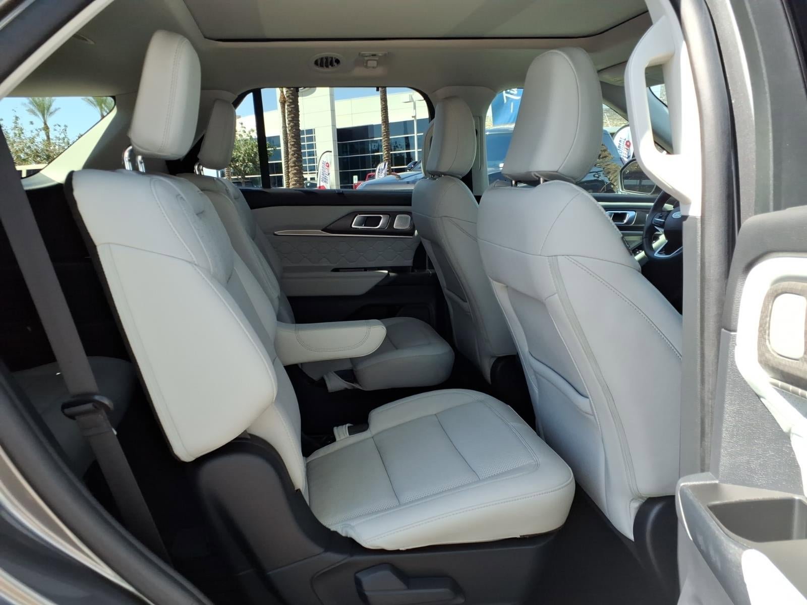Certified 2025 Ford Explorer Platinum w/ Ultimate Package AWD/4WD image 14
