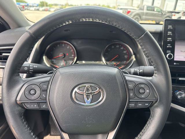 Used 2022 Toyota Camry XSE FWD image 25