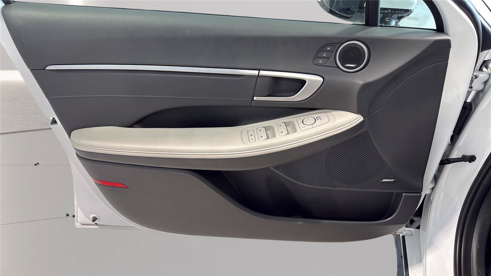 Used 2025 Hyundai Sonata Limited FWD image 21