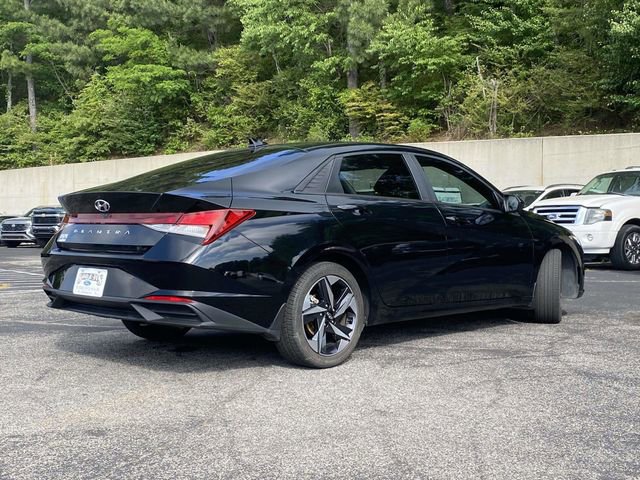 Used 2023 Hyundai Elantra SEL w/ Convenience Package FWD image 3