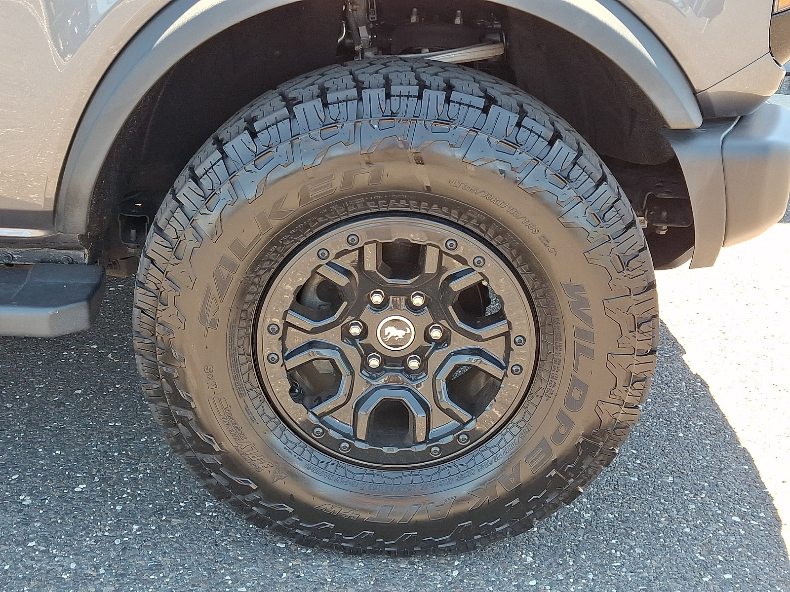 Certified 2023 Ford Bronco Wildtrak AWD/4WD image 8