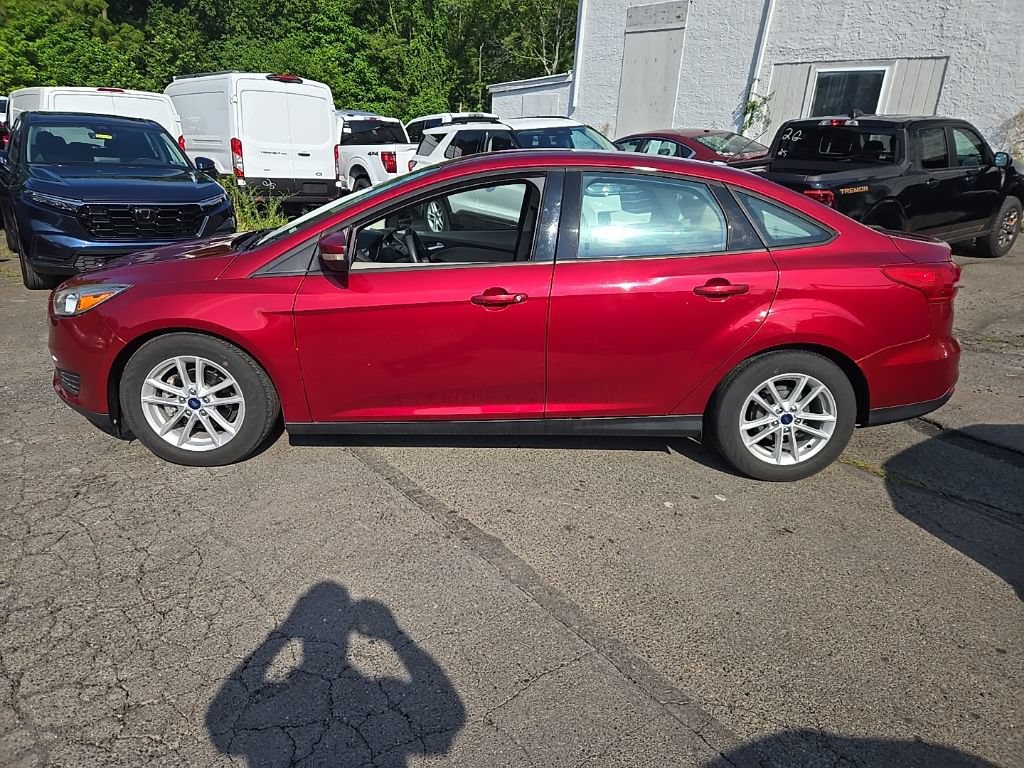 Certified 2017 Ford Focus SE FWD image 9