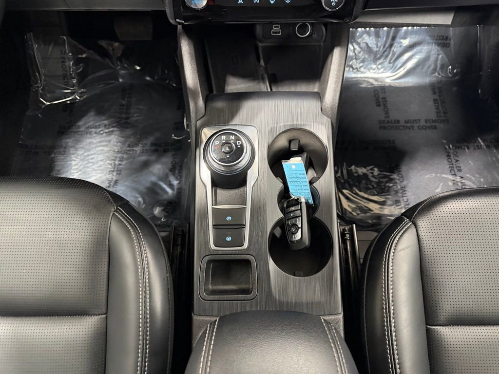 Certified 2025 Ford Escape Platinum AWD/4WD image 17