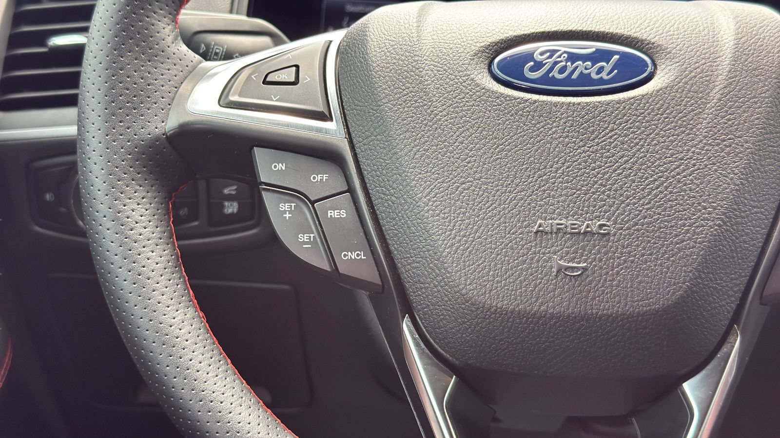 Certified 2023 Ford Edge ST-Line AWD/4WD image 12