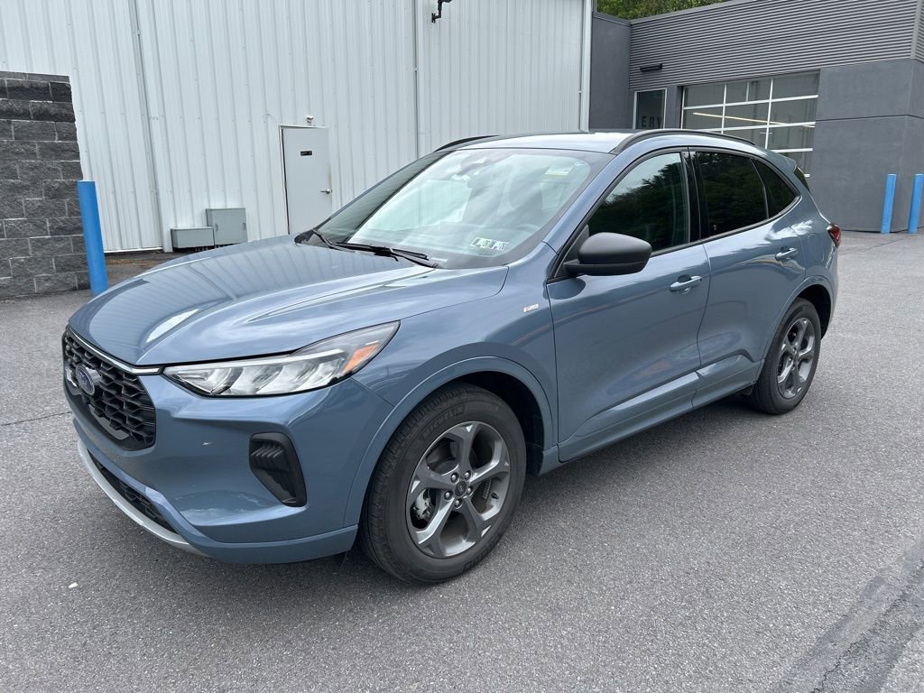 Certified 2023 Ford Escape ST-Line w/ Tech Pack #1 AWD/4WD image 2