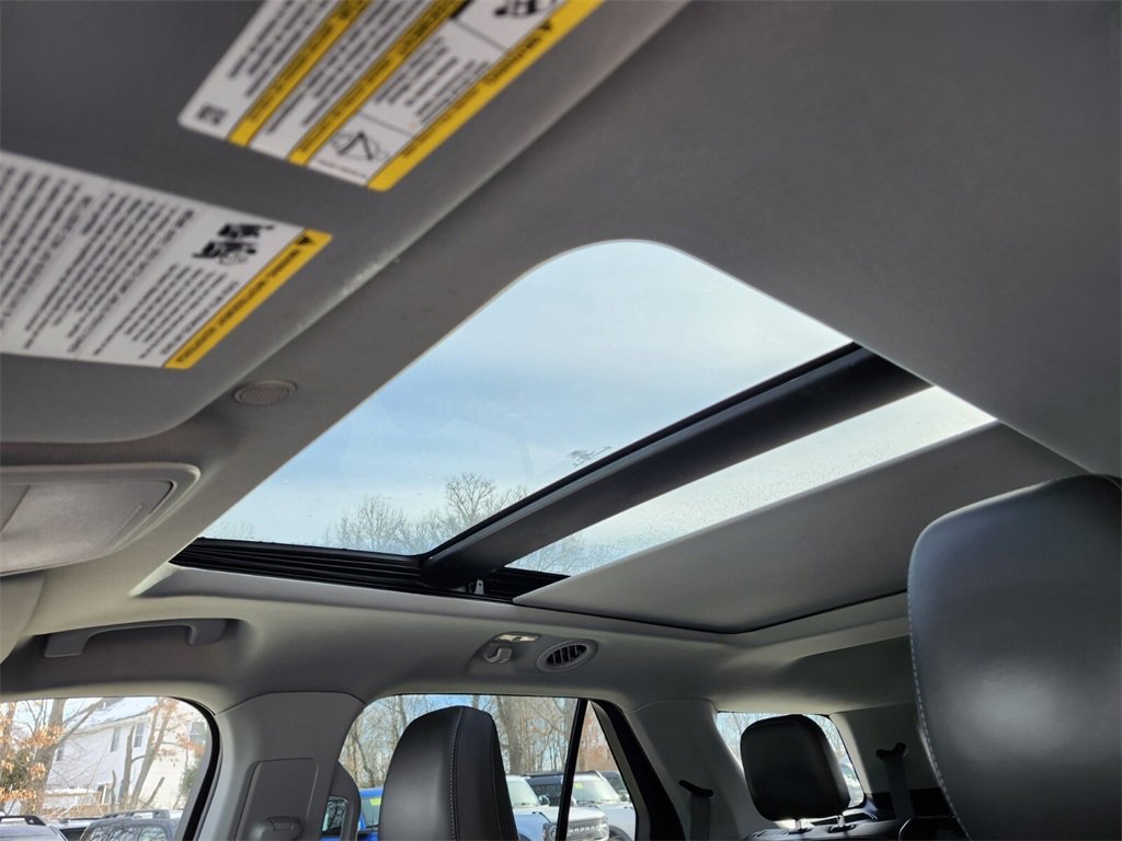 Certified 2022 Ford Explorer XLT w/ Equipment Group 202A image 21