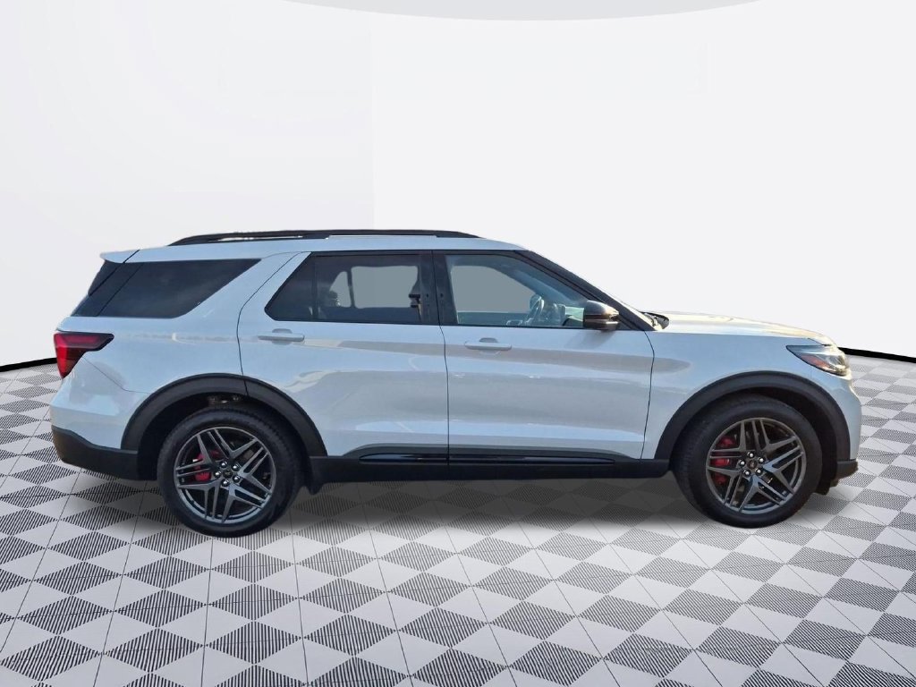 Certified 2026 Ford Explorer ST w/ Sun And Sound Package AWD/4WD image 7