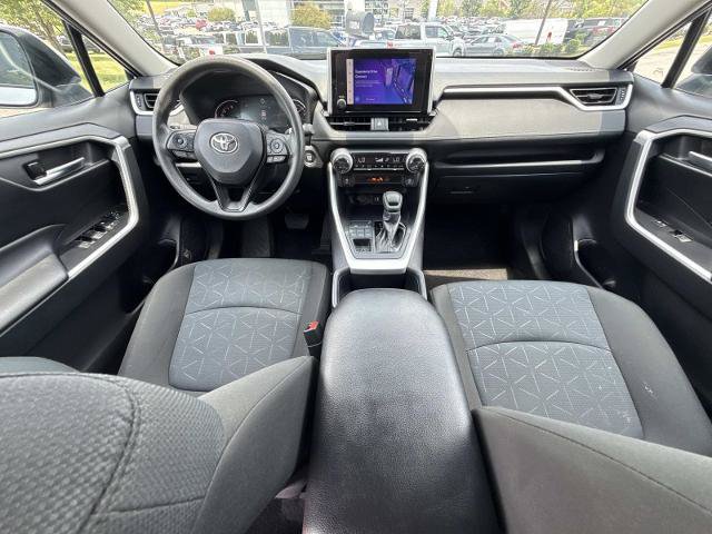 Used 2025 Toyota RAV4 XLE AWD/4WD image 14