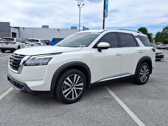Used 2022 Nissan Pathfinder Platinum image 6