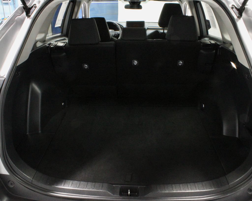 Used 2025 Toyota RAV4 LE AWD/4WD image 14