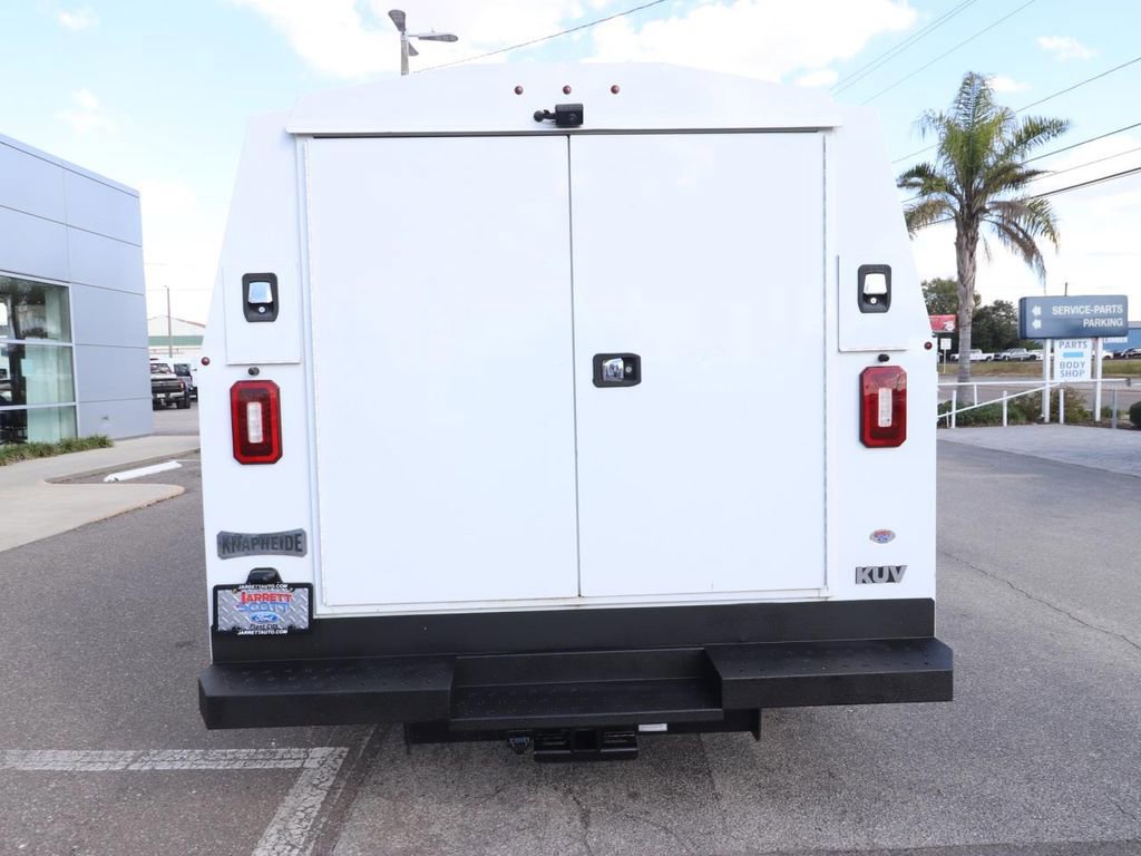 Certified 2022 Ford E-450 and Econoline 450 Super Duty w/ Power Windows & Locks Group image 5