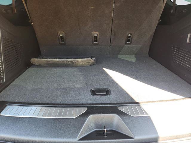 Used 2024 GMC Yukon XL Denali Ultimate AWD/4WD image 32