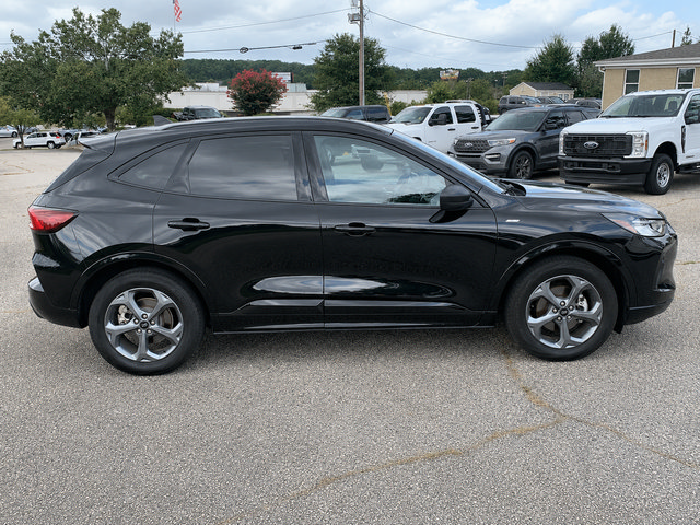 Certified 2024 Ford Escape ST-Line w/ Equipment Group 301A FWD image 4