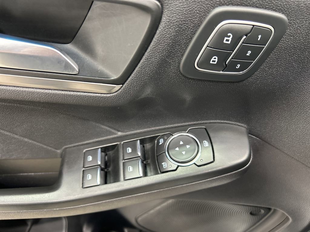 Certified 2022 Ford Escape Titanium image 11
