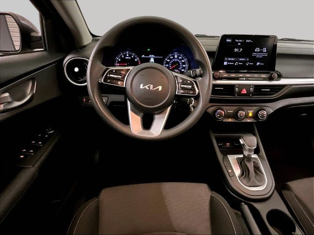 Used 2023 Kia Forte LXS w/ LXS Technology Package FWD image 5