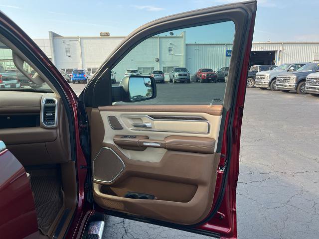 Used 2019 RAM 1500 Laramie AWD/4WD image 16