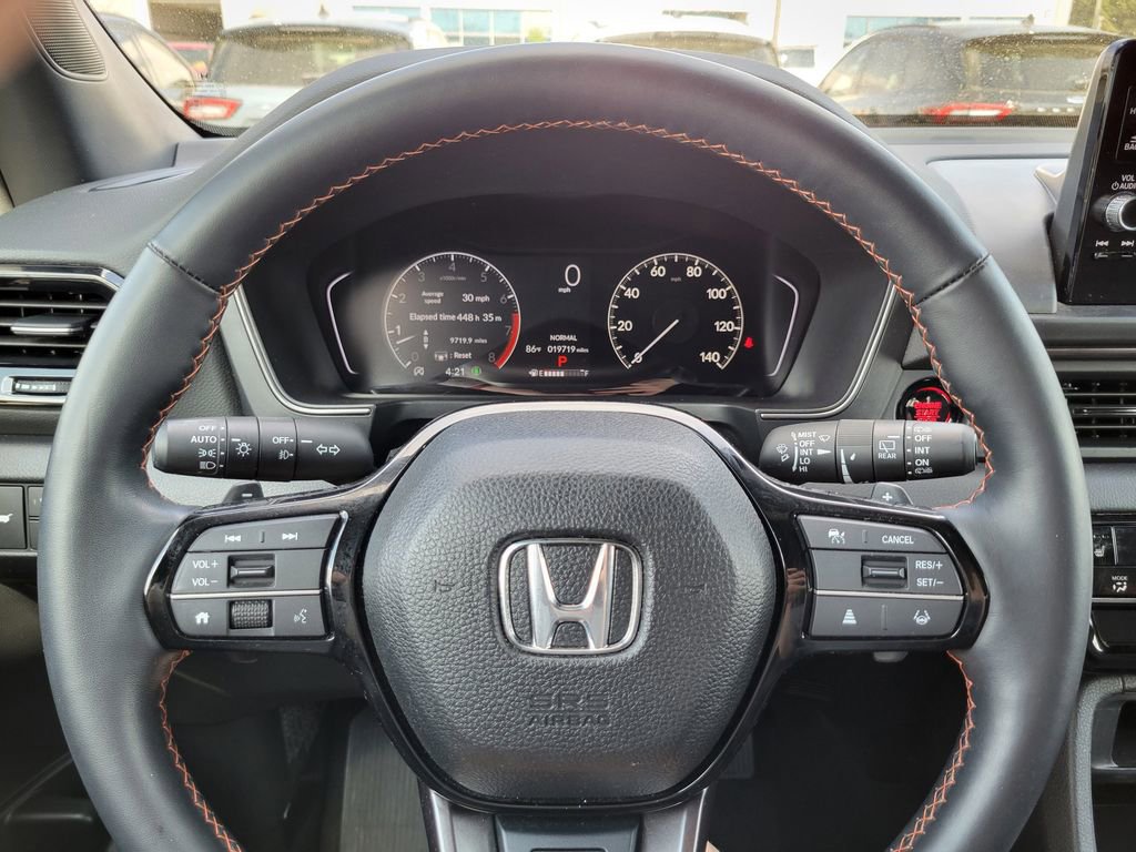 Used 2025 Honda Pilot TrailSport image 36