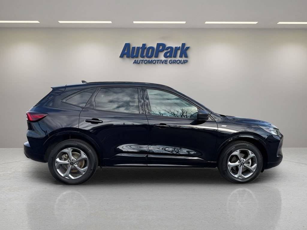 Certified 2023 Ford Escape ST-Line w/ Tech Pack #1 AWD/4WD image 10
