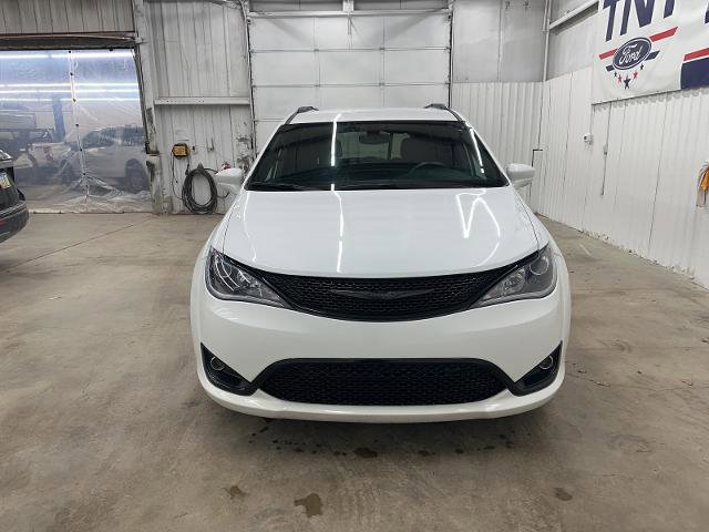 Used 2018 Chrysler Pacifica Touring Plus w/ S Appearance Package image 3