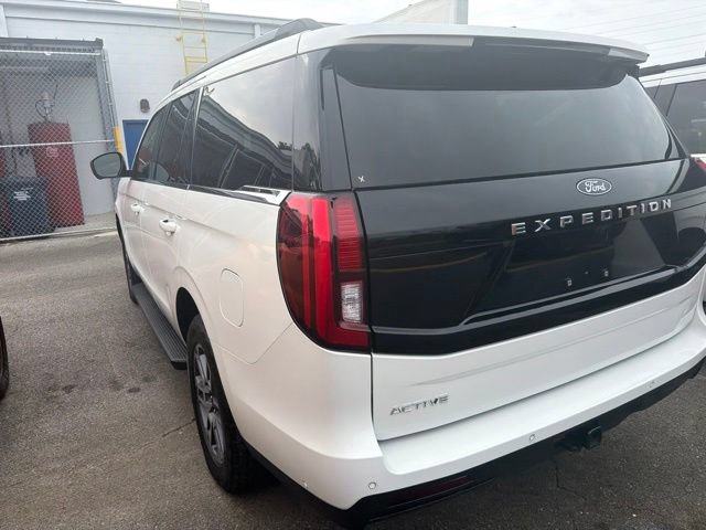 Certified 2025 Ford Expedition Active AWD/4WD image 19