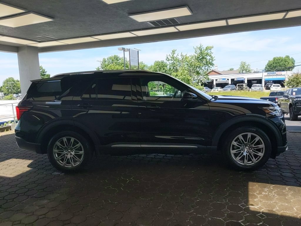 Certified 2025 Ford Explorer Platinum AWD/4WD image 5