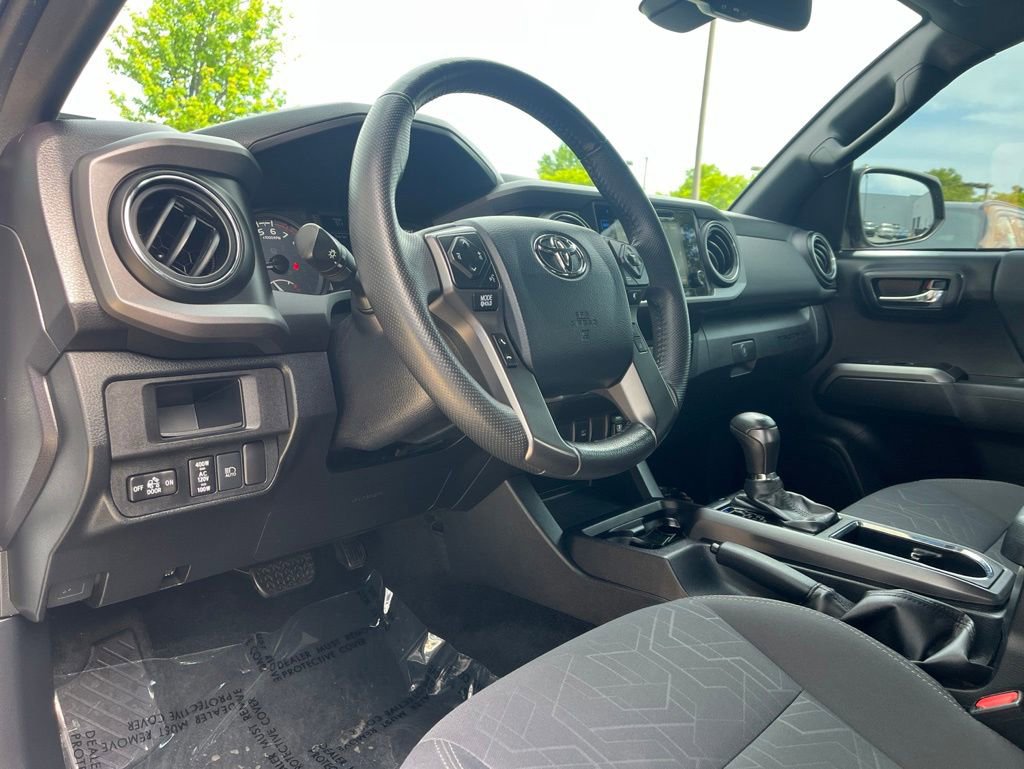 Used 2019 Toyota Tacoma TRD Sport AWD/4WD image 22